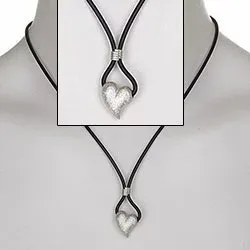 RS of Scandinavia hjerte anheng med halskjede i sølv med gummibånd