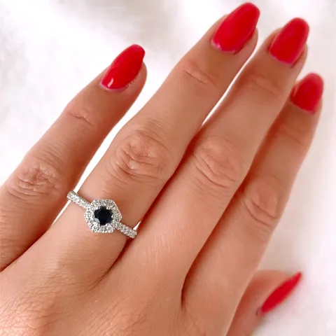 Safir diamantring i 14 karat hvitt gull 0,38 ct 0,27 ct