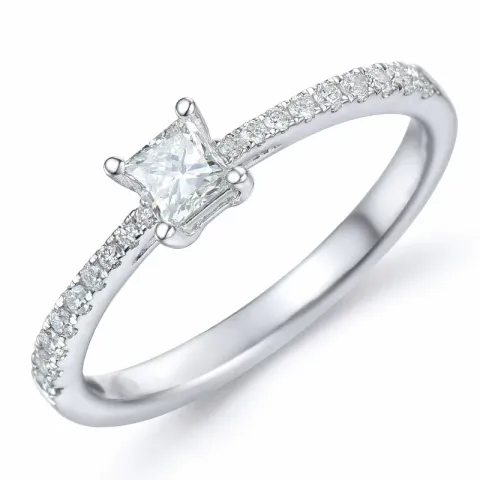 diamant ring i 14 karat hvitt gull 0,25 ct 0,15 ct