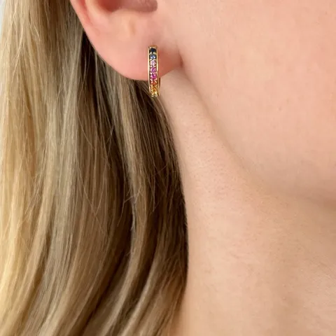 14 mm regnbuefarget safir creol i 14 karat gull med safir 