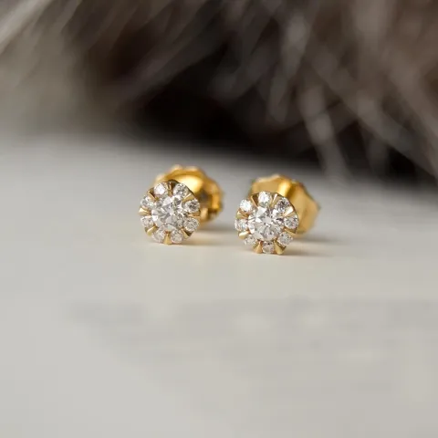 runde diamant ørestikker i 14 karat gull med diamant og diamant