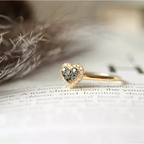 Hjerte svart diamant ring i 14 karat gull 0,13 ct 0,09 ct