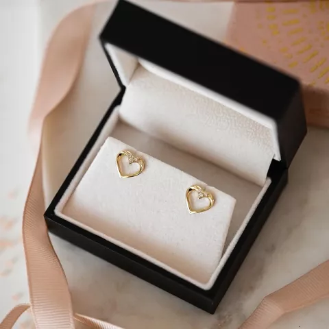 Hjerte diamant ørestikker i 14 karat gull med diamanter 