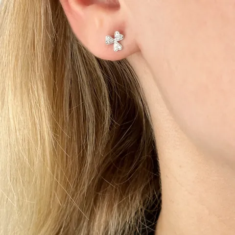 trekløver diamant ørestikker i 14 karat hvitt gull med diamant