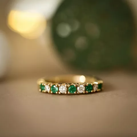 Smaragd diamantring i 14 karat gull 0,40 ct 0,24 ct