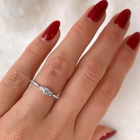 diamant ring i 14 karat hvitt gull 0,20 ct 0,102 ct