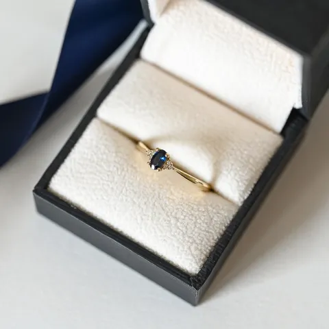 safir diamantring i 14 karat gull 0,35 ct 0,03 ct