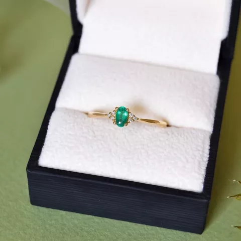 smaragd diamantring i 14 karat gull 0,25 ct 0,03 ct