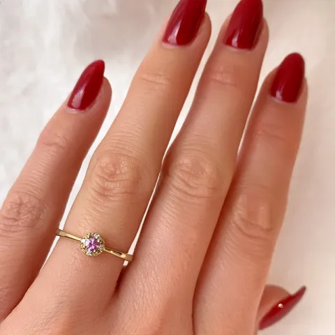 rosa safir diamantring i 14 karat gull 0,147 ct 0,02 ct