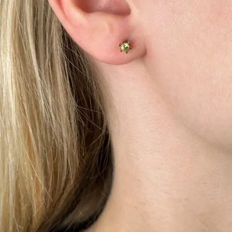 2 x 0,12 ct peridot solitaireørepynt i 14 karat gull med peridot
