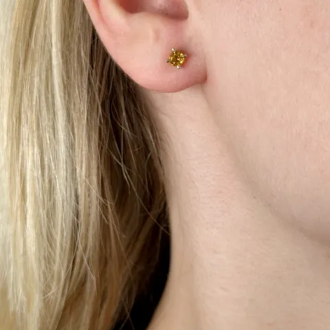 2 x 0,19 ct citrin solitaireørepynt i 14 karat gull med citrin