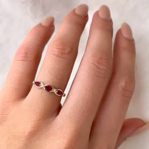 rubin ring i 14 karat gull 0,032 ct