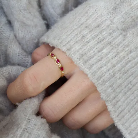 rubin ring i 14 karat gull 0,032 ct