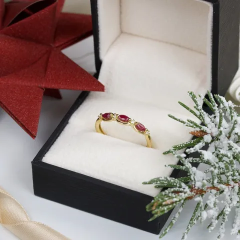 rubin ring i 14 karat gull 0,032 ct