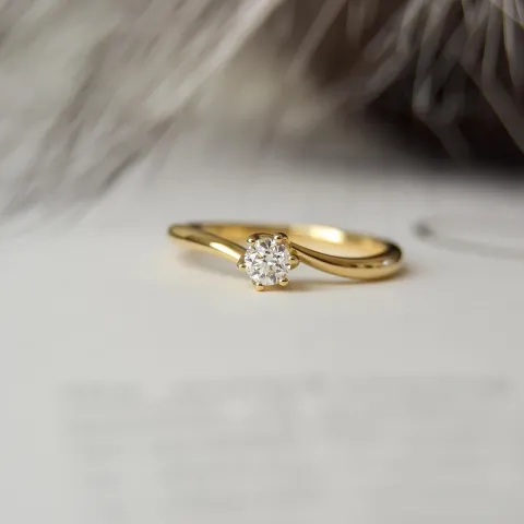 diamant ring i 14 karat gull 0,20 ct
