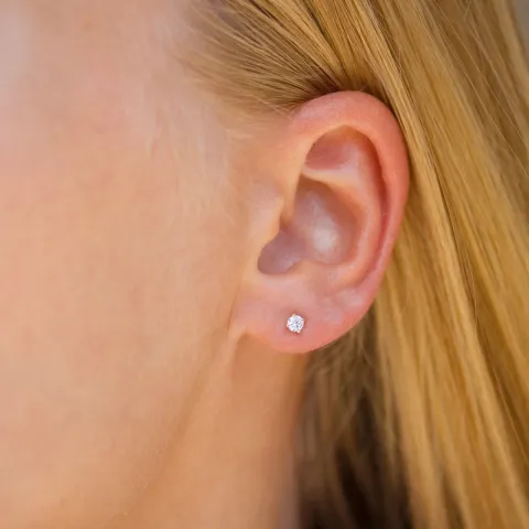 3,5 mm ørestikker i 9 karat gull med zirkon