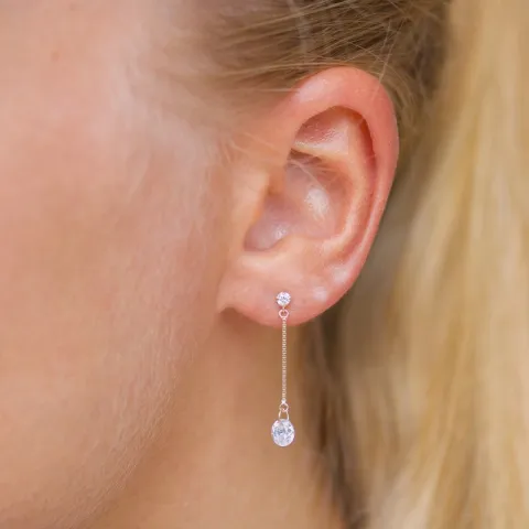 lange kjedeøreringer i 8 karat med zirkon