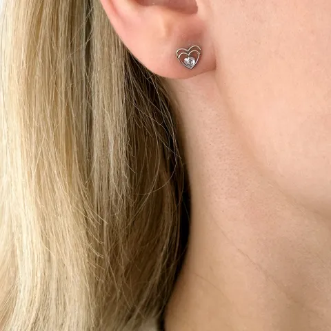 hjerte øredobber i 14 karat hvitt gull med 