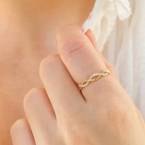 diamant ring i 14 karat gull 0,15 ct
