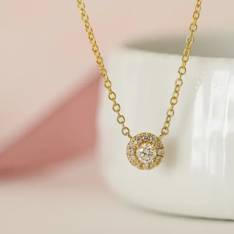 45 cm halskjede med anheng i 14 karat gull 0,234 ct