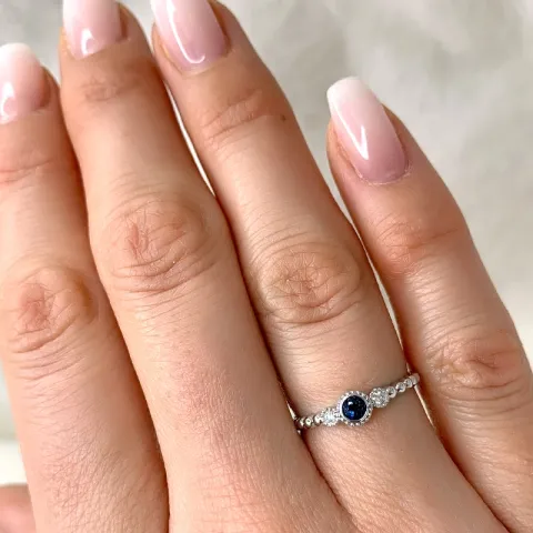 briljant diamantring i 14 karat hvitt gull 0,04 ct