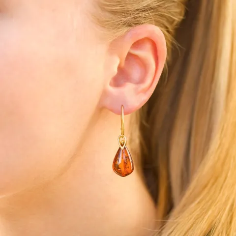 rav øredobber i forgylt sølv