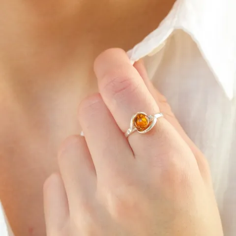 Oval rav ring i sølv