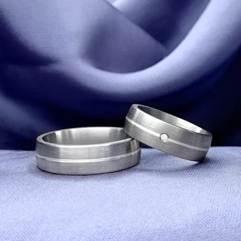 gifteringer i titanium og sølv