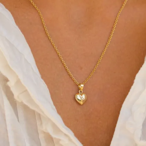 hjerte zirkon anheng i 8 karat
