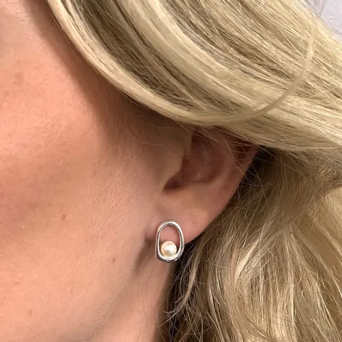 perle øredobber i sølv