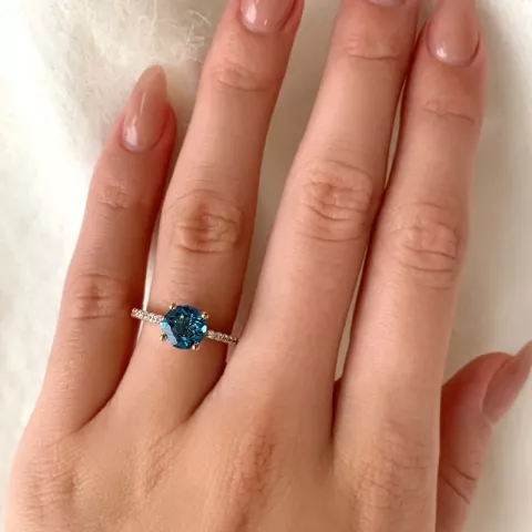 blå topas ring i 9 karat gull
