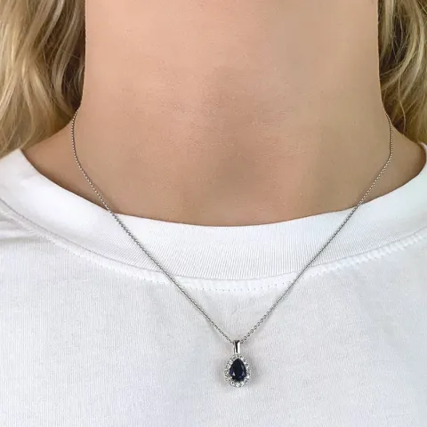 Safir rosettanheng i 9 karat hvitt gull