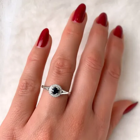 oval diamantring i 14 karat hvitt gull 0,08 ct 0,38 ct
