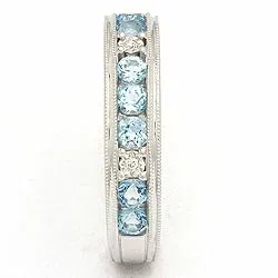 Blå topas ring i 9 karat hvitt gull