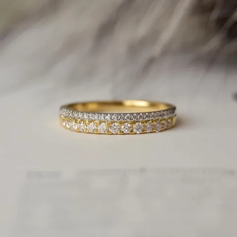 diamantring i 14 karat gull med rhodium 0,38 ct