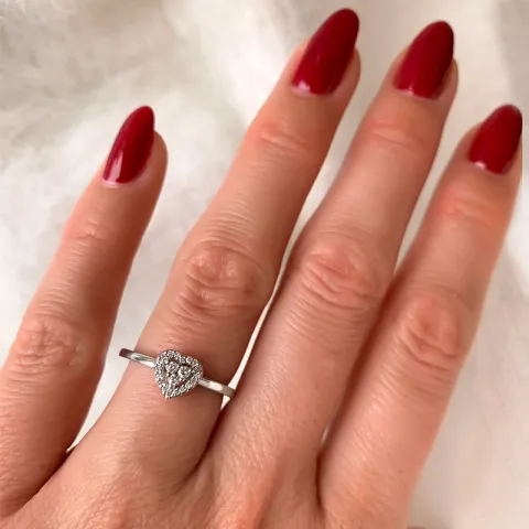 Hjertering i 14 karat hvitt gull 0,129 ct