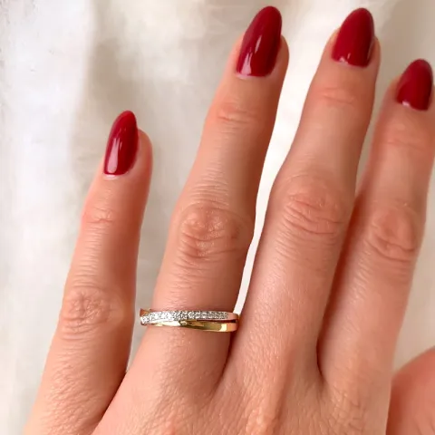 Briljantring i 14 karat gull og hvitt gull 0,083 ct