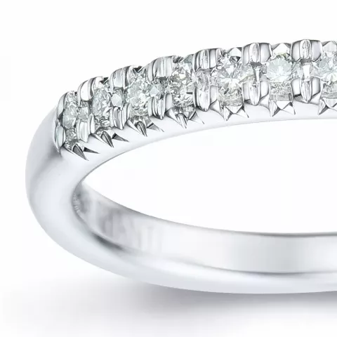 Smal diamant ring i 14 karat hvitt gull 0,153 ct