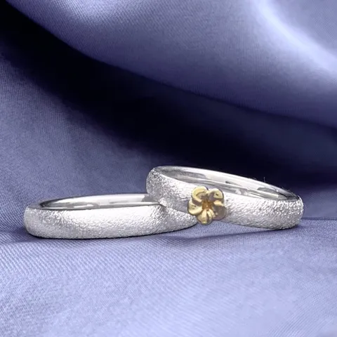 Scrouples gifteringer i sølv og alm. gull