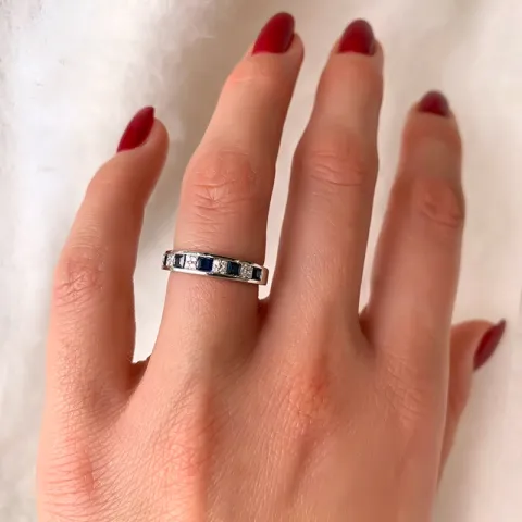 blå safir diamantring i 14 karat hvitt gull 0,08 ct 0,66 ct