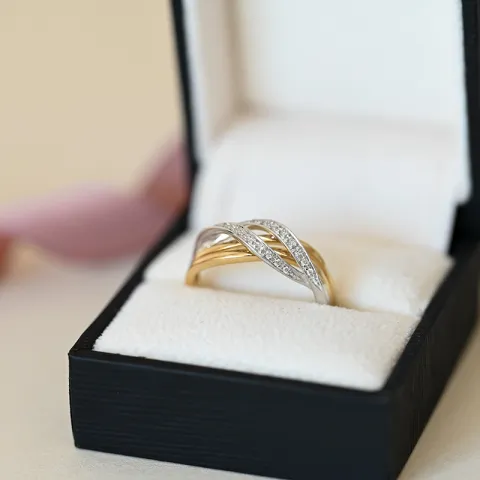 briljantring i 14 karat gull med rhodium 0,092 ct