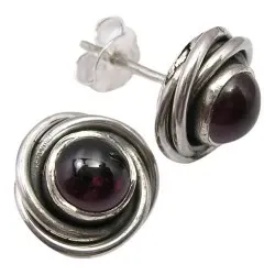 Runde granat ørestikker i oksidert sterlingsølv