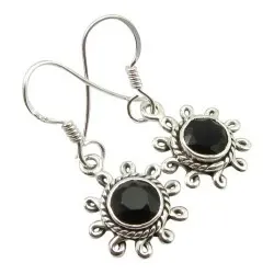 Svart onyks øredobber i oksidert sterlingsølv