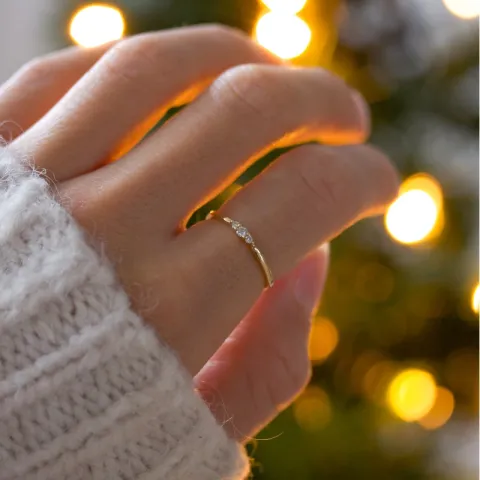 diamant ring i 9 karat gull 0,07 ct - Simple Diamonds