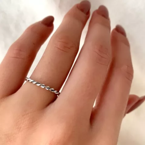 strukturert ring i sølv