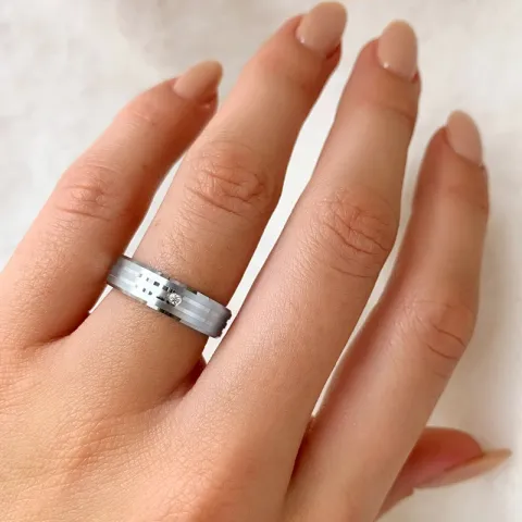 Elegant ring i rodinert sølv