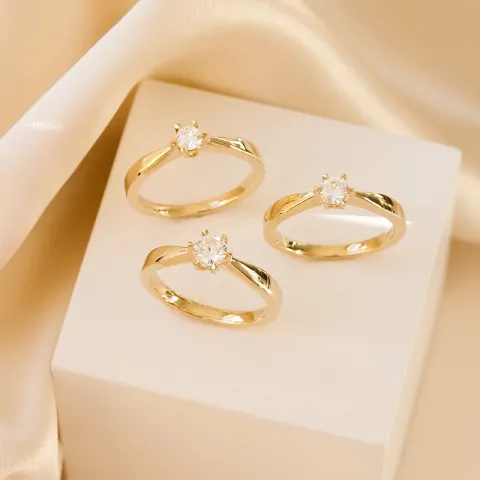 5,4 mm zirkon solitairering i 9 karat gull