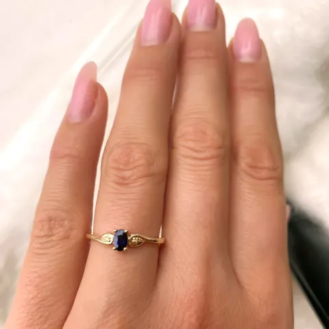 blå safir diamantring i 14 karat gull 0,008 ct 