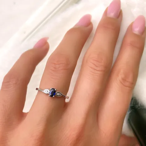 oval blå safir ring i 14 karat hvitt gull 0,008 ct 0,35 ct
