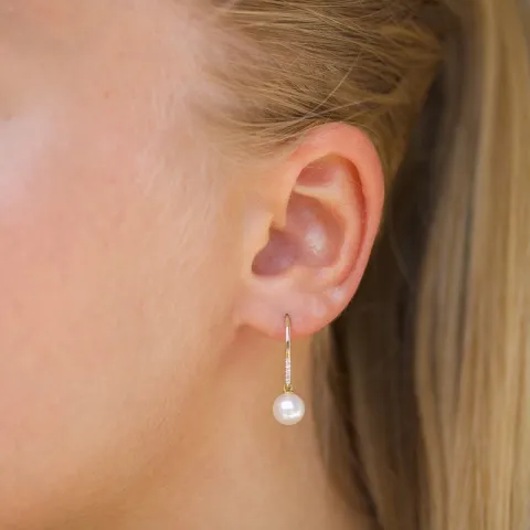 perle diamantøredobb i 9 karat gull med diamant 